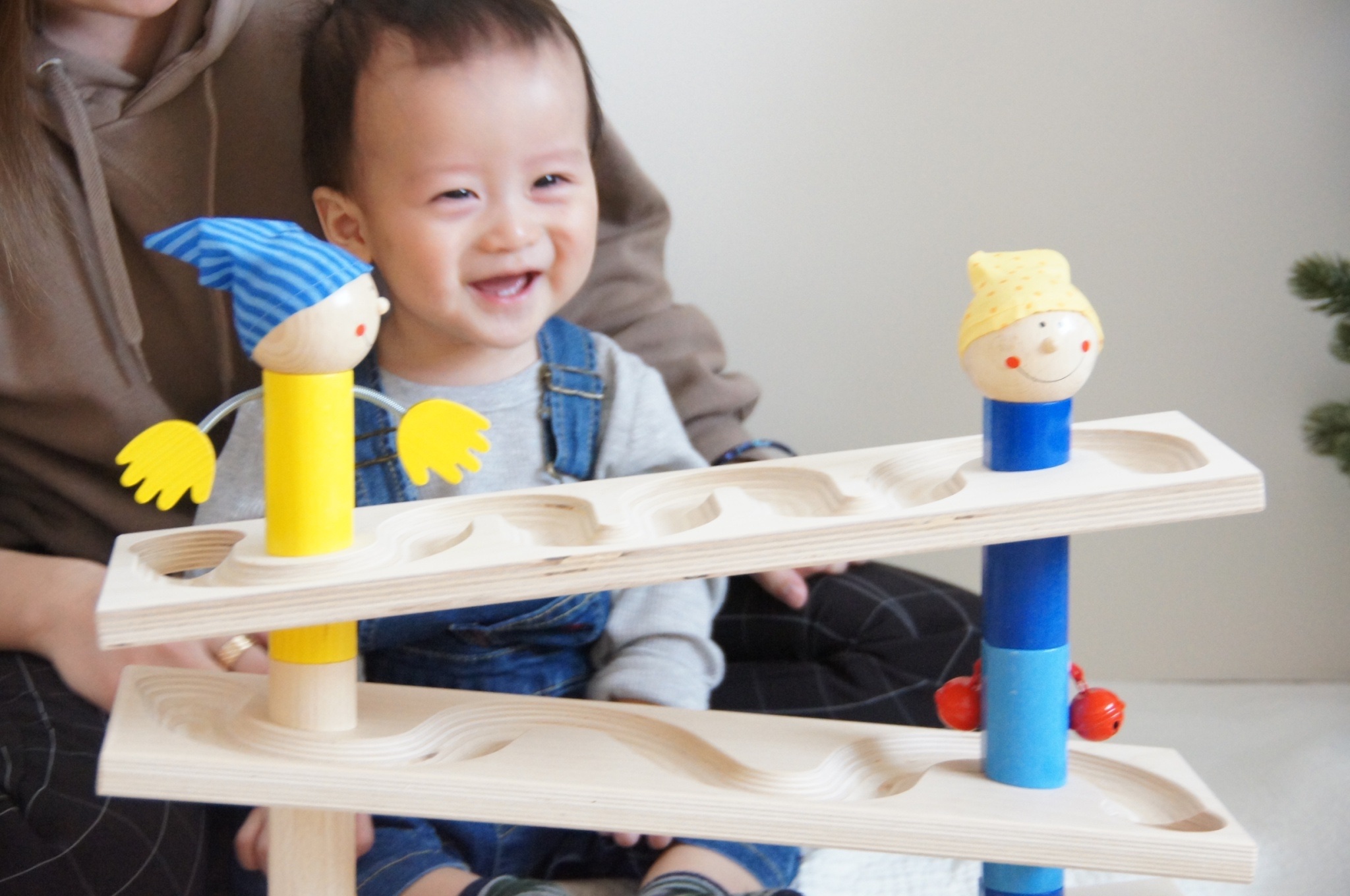 赤ちゃんから遊べる 玉転がしのおもちゃ ボールトラック ローリー オーガニックな暮らし 木のおもちゃdepot ブログ
